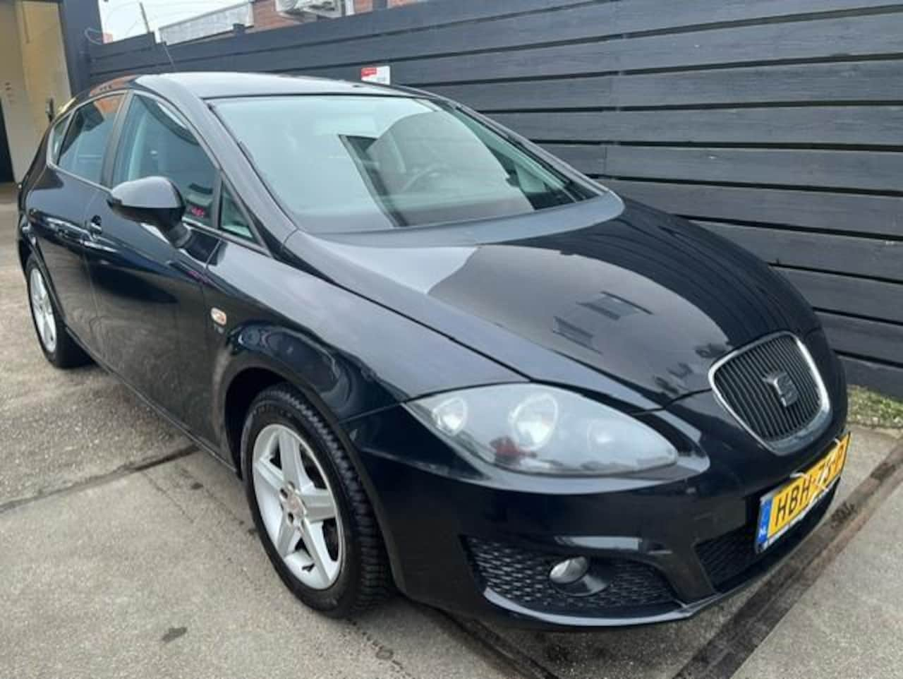 Seat Leon - 1.4 TSI Style SERVICE ONDERHOUD/141.312KM/APK 10-2025! - AutoWereld.nl