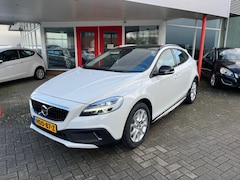 Volvo V40 Cross Country - 2.0 T3 Momentum Panorama dak/Led Koplampen