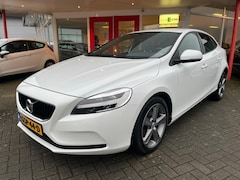 Volvo V40 - 2.0 T2 122PK Momentum Parelmoer WIT