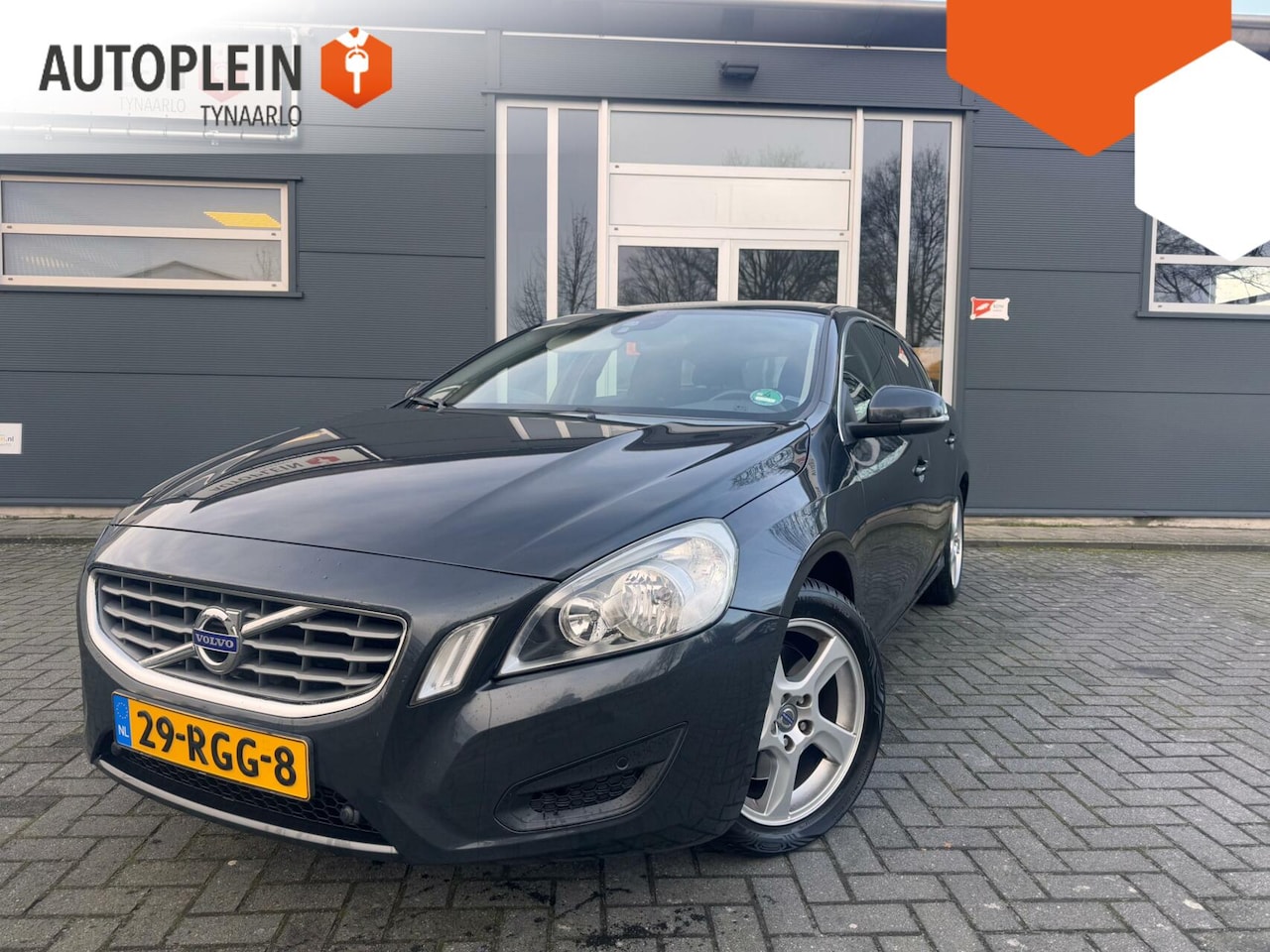 Volvo V60 - 2.0T Momentum *Climate*|Navi|Trekhaak|NAP|PDC|Cruise|NL Auto - AutoWereld.nl