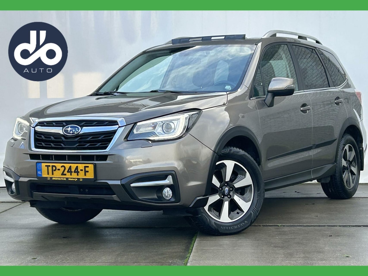 Subaru Forester - 2.0 150pk AUTOMAAT Premium GLAZENDAK I TREKHAAK I LEER I XENON I ORG.NL + NAP - AutoWereld.nl