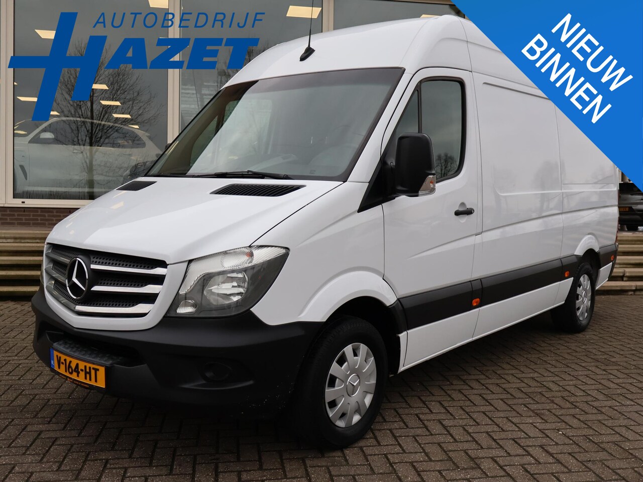 Mercedes-Benz Sprinter - 2.2 CDI 163 PK AUT. L2H2 EURO 6 + CAMERA | NAVIGATIE | TREKHAAK | CRUISE | AIRCO - AutoWereld.nl