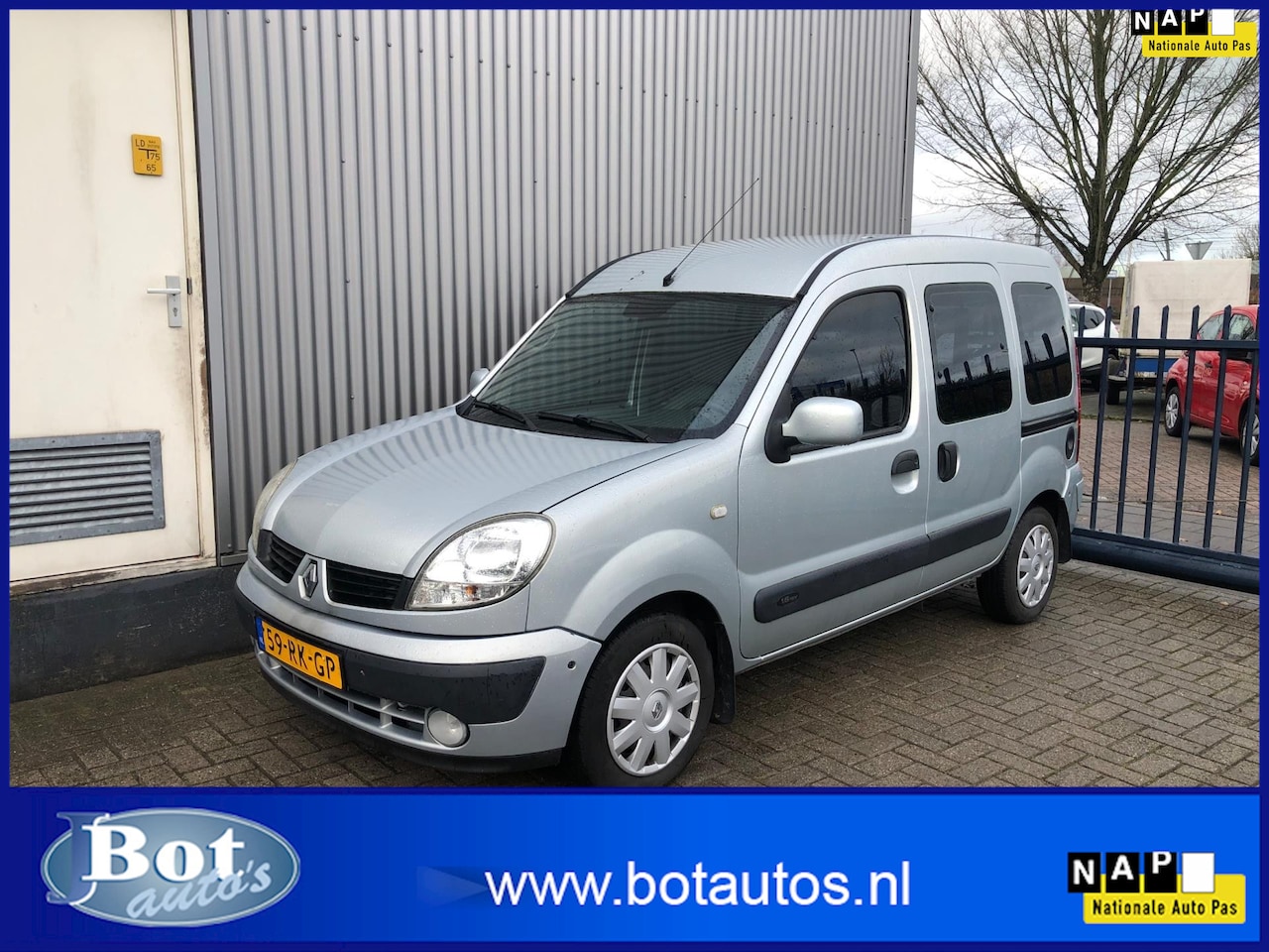 Renault Kangoo - 1.6-16V Privilège / ROLSTOEL UITVOERING / 82.000 KM / AIRCO / NL-AUTO / DUBBELE SCHUIFDEUR - AutoWereld.nl