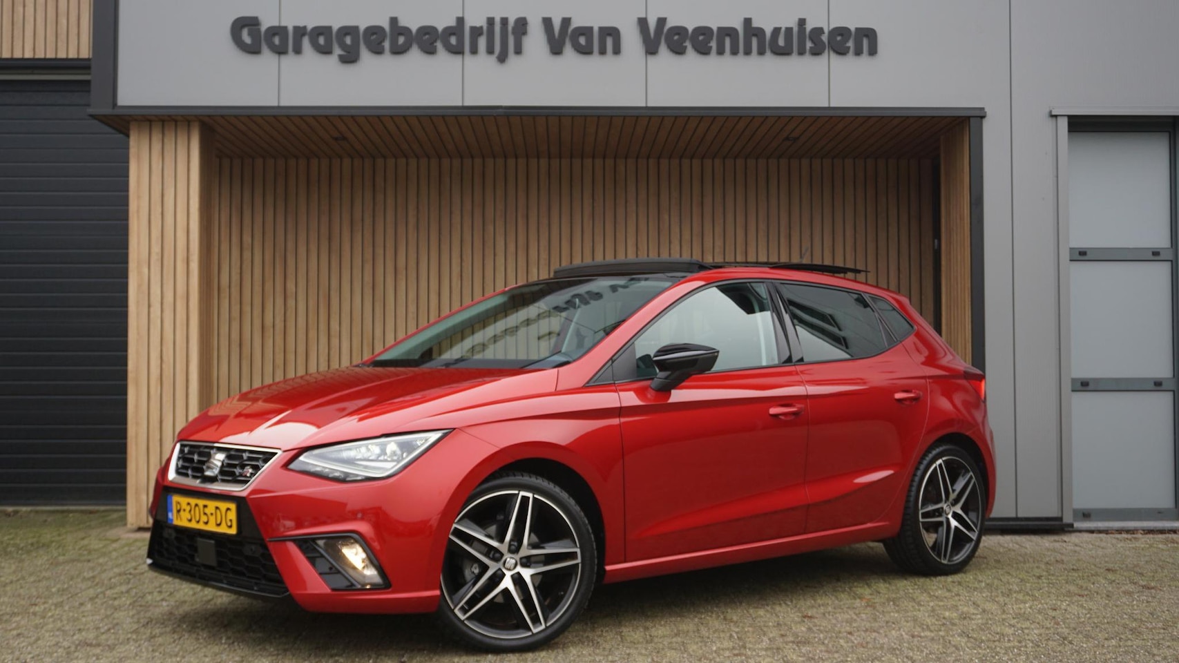 Seat Ibiza - 1.0 TSI 116pk DSG FR Business Intense Pano.Dak Keyless A-Camera *Desire Red Metallic* Virt - AutoWereld.nl