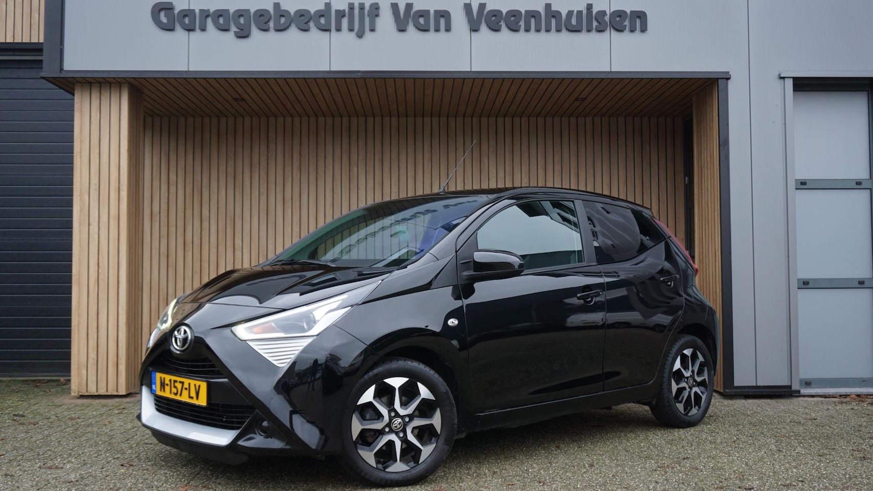 Toyota Aygo - 1.0 72pk VVT-i x-play 5-Drs A-Camera App-Connect 15inch LM Airco Cruise Control *NL auto* - AutoWereld.nl