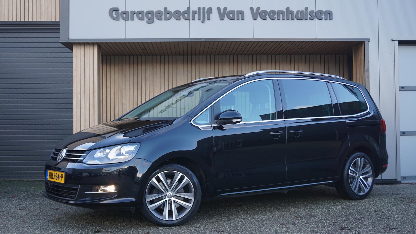 Volkswagen Sharan - 2.0 TSI 220pk DSG 7-Zits Highline Leder DynAudio 18inch LM Elek.Schuifdeuren 1e Eigenaar 8 - AutoWereld.nl