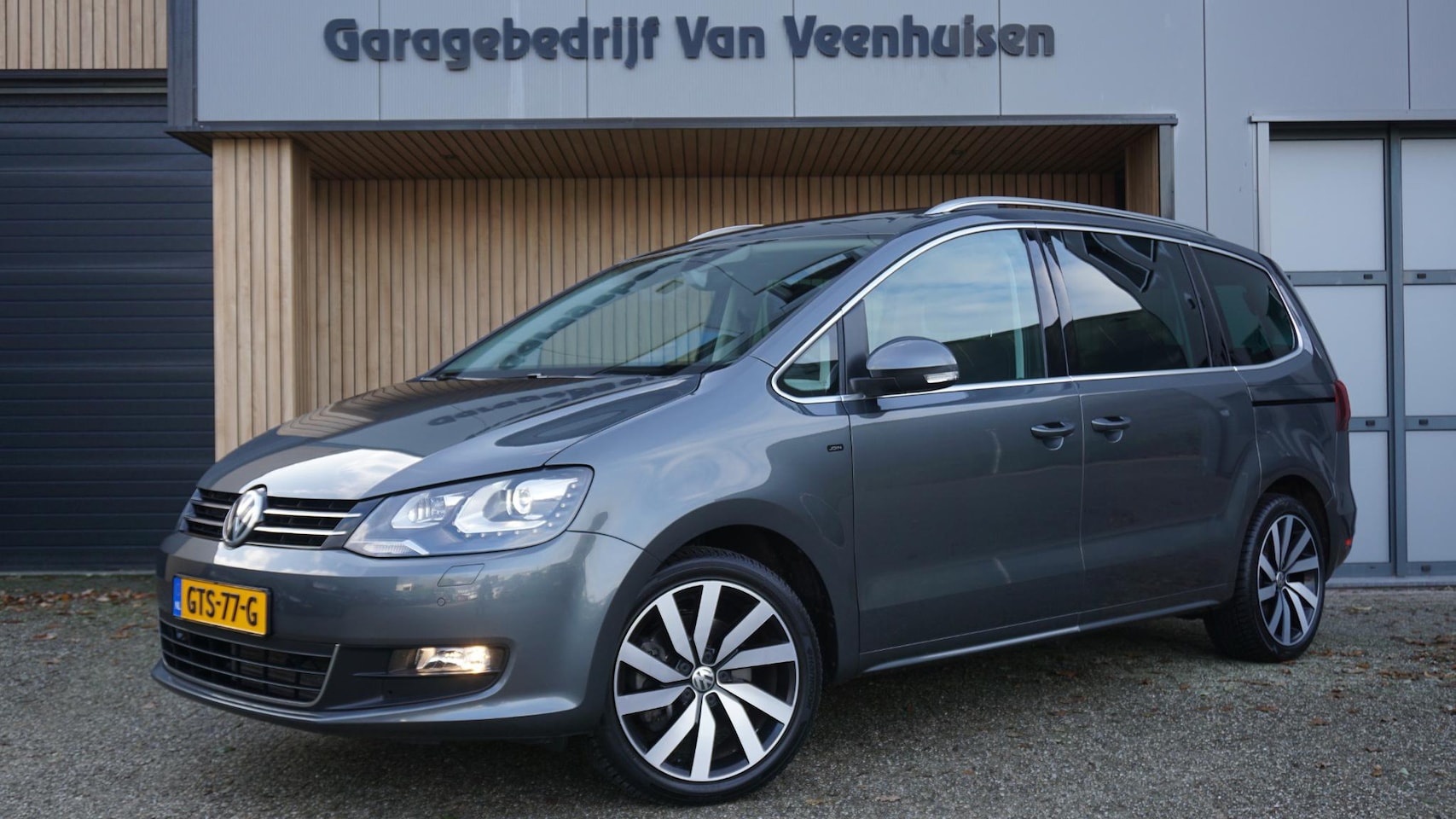 Volkswagen Sharan - 2.0 TSI 220PK DSG Join 7-Pers Pano.dak Elek.Deuren Dynaudio *56870kM* Standkachel stoelver - AutoWereld.nl