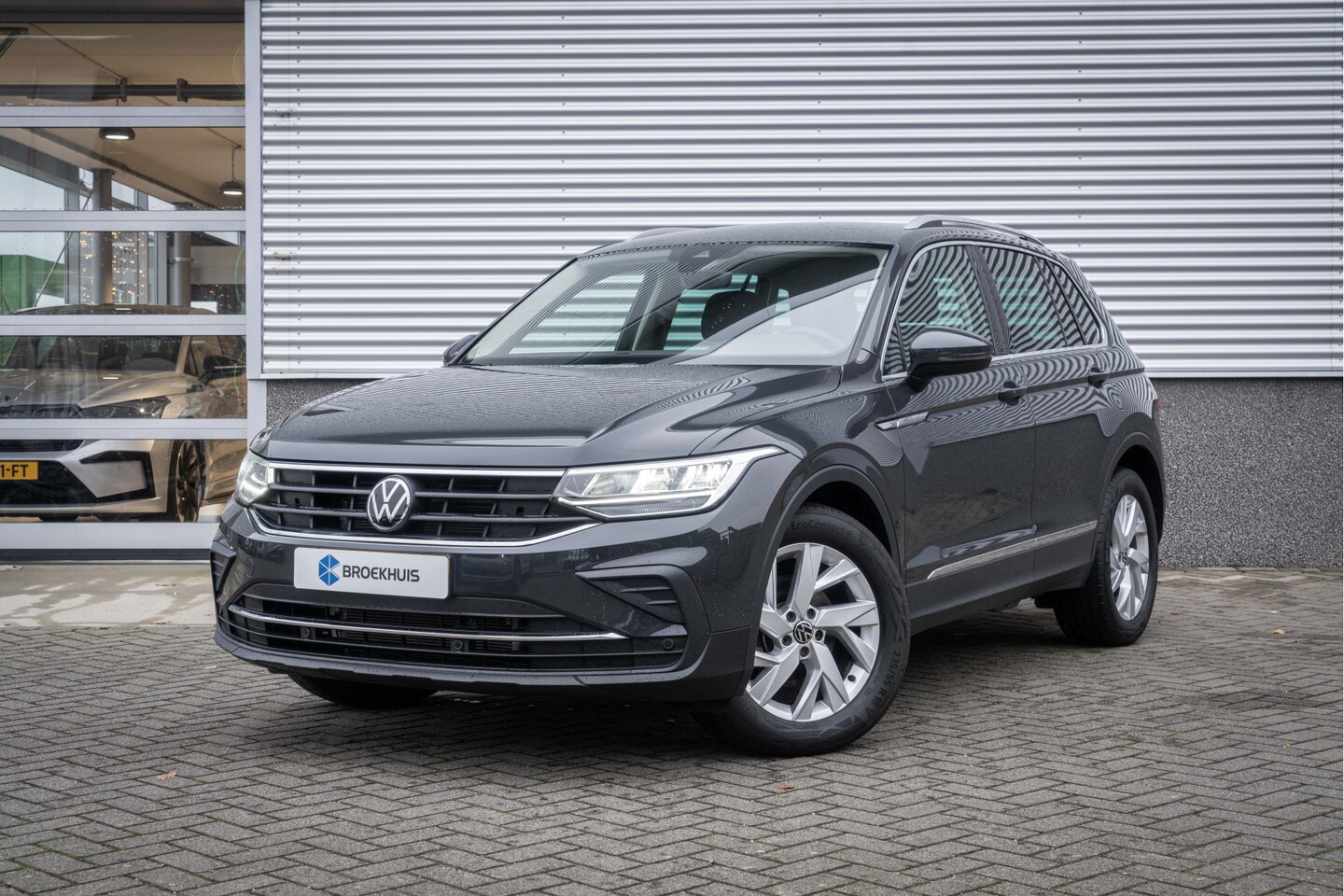 Volkswagen Tiguan - 1.5 TSI 150PK DSG Life | Winterpakket | Camera| 18 Inch - AutoWereld.nl