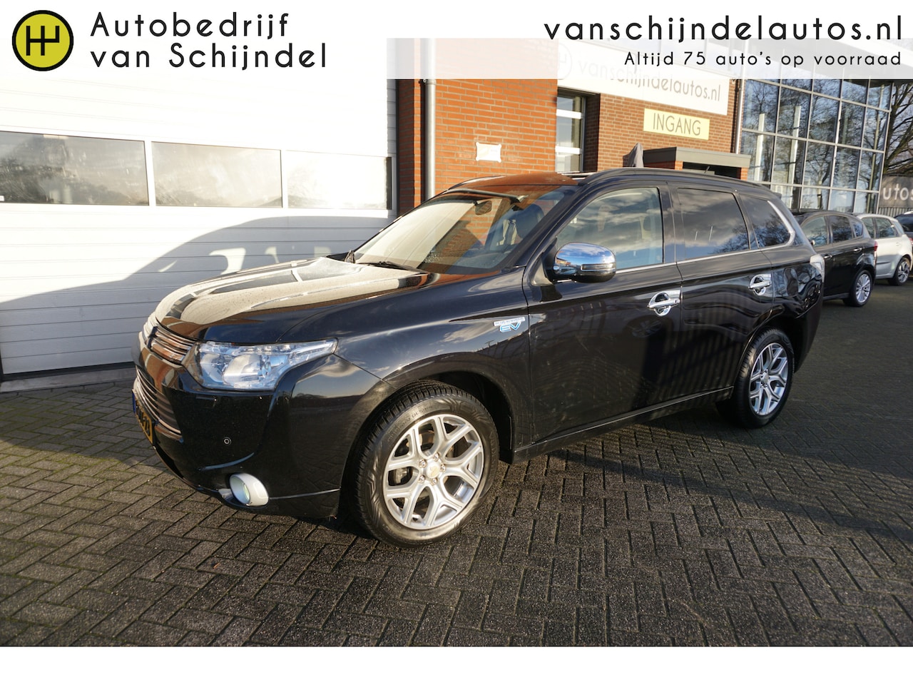 Mitsubishi Outlander - 2.0 PHEV INSTYLE LUXE ORIGINEEL NEDERLANDS DEC 2013 SCHUIF-KANTELDAK XENON STOELVERWARMING - AutoWereld.nl