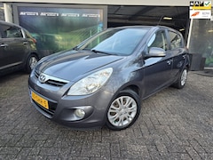 Hyundai i20 - 1.2i i-Motion | 1E EIGENAAR | 12 MND GARANTIE | ELEC RAMEN | AIRCO | NW APK |