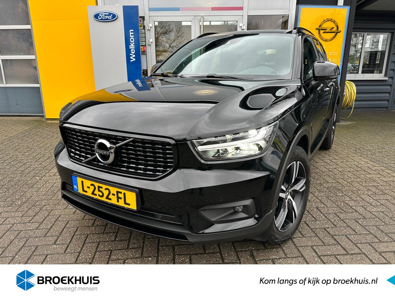 Volvo XC40 - 1.5 164PK T3 R-Design AUTOMAAT | TREKHAAK WEGKLAPBAAR| STOEL- STUUR- VOORRUIT- EN ACHTERBA - AutoWereld.nl