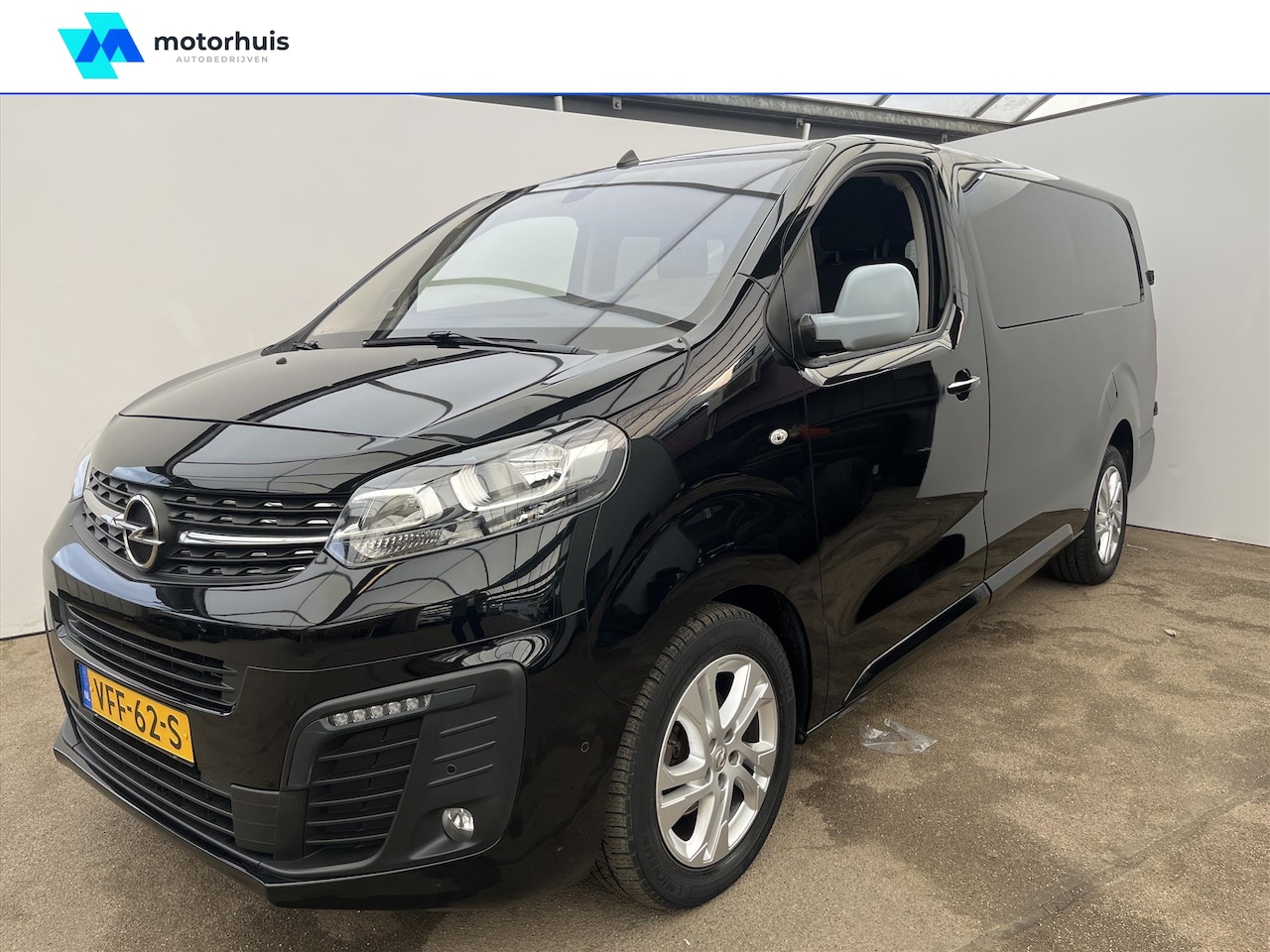 Opel Vivaro - Dubbele Cabine 2.0 Diesel 122pk L3H1 S/S Automaat verh. laadv. Innovation LAGE KM STAND!!! - AutoWereld.nl