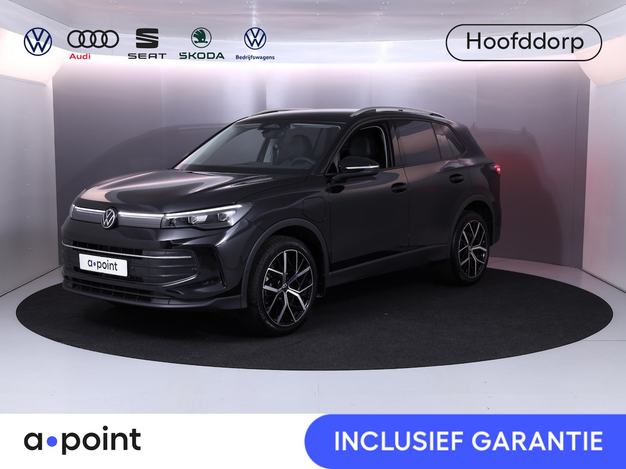 Volkswagen Tiguan - 1.5 TSI eHybrid Life 204 pk Automaat (DSG) | Navigatie via App | Elektr. trekhaak |  Parke - AutoWereld.nl