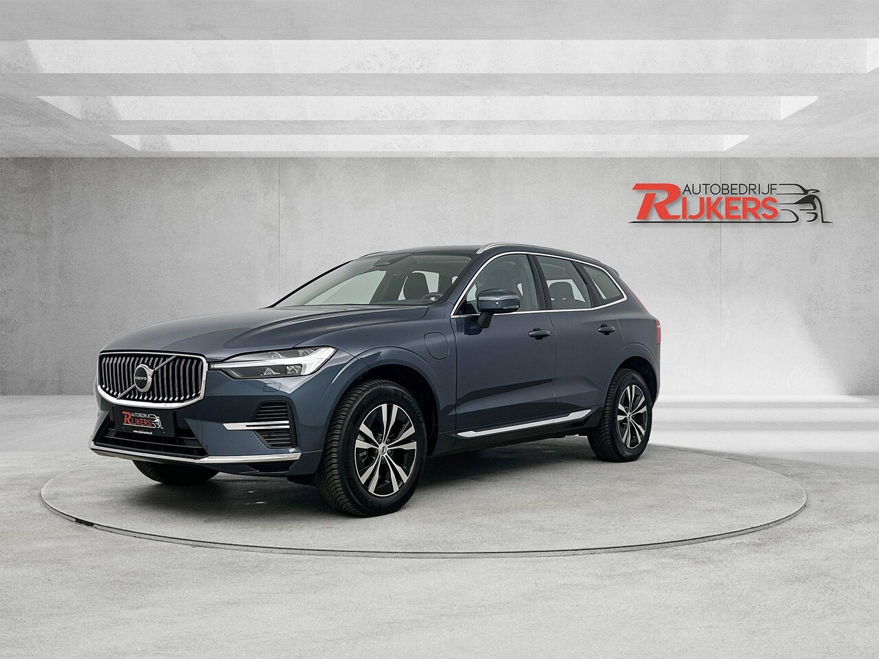 Volvo XC60 - 2.0 T6 Plug-in hybrid AWD Essential Bright,ACC,Panoramadak,Apple Carpl,BLis,Stuur+Stoelver - AutoWereld.nl