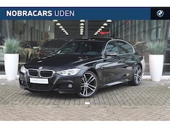 BMW 3-serie - 320i High Executive M Sport Automaat / Achteruitrijcamera / Sportstoelen / Comfort Access