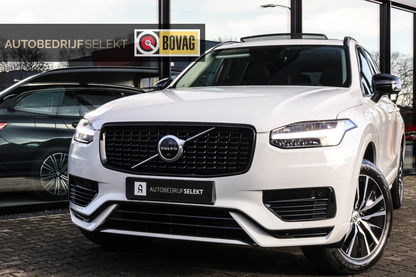 Volvo XC90 - 2.0 T8 Recharge AWD R-Design - PANO - TREKHAAK - AutoWereld.nl