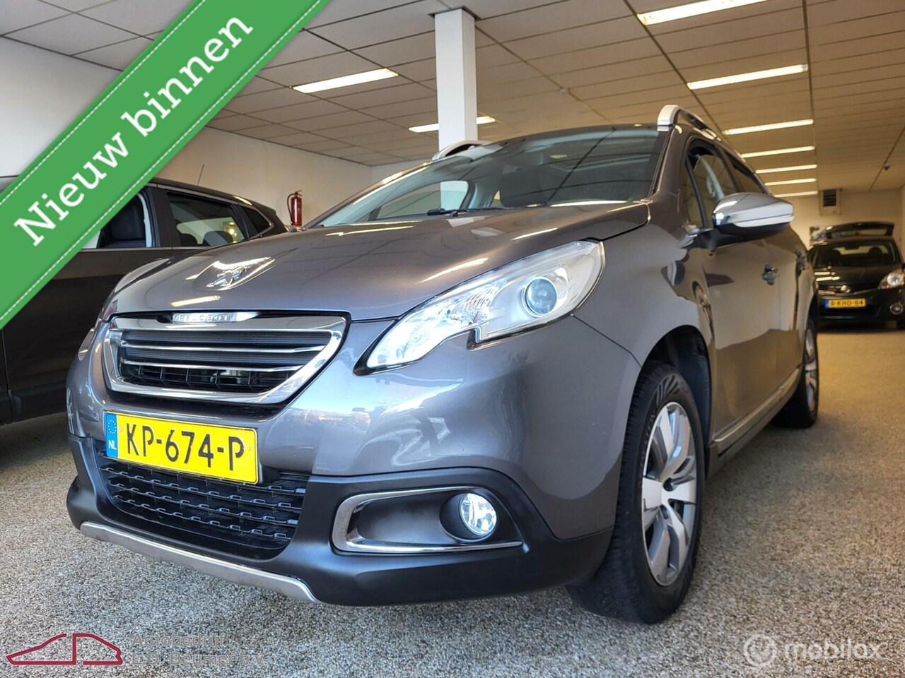 Peugeot 2008 - 1.2 PureTech Blue Lease Executive *NL, NAVI, PANO, TRKHK, RIJKLAARPRIJS!* - AutoWereld.nl