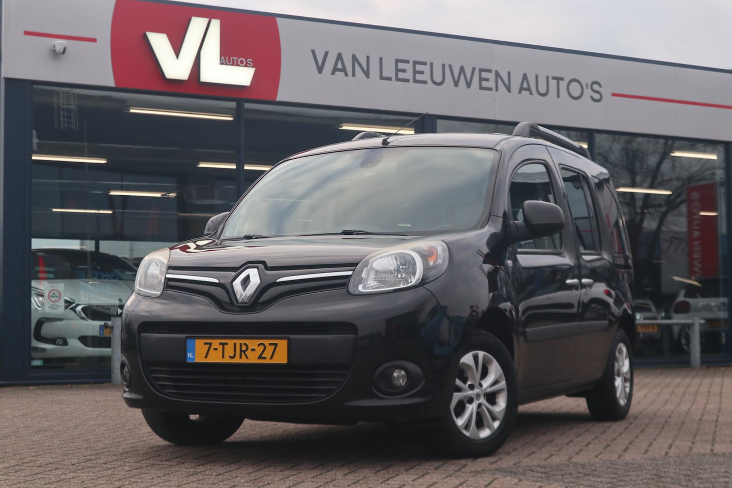 Renault Kangoo Family - 1.2 TCe Expression Start&Stop | Nieuw Binnen! | Automatische Airco | Trekhaak | Radio CD - AutoWereld.nl