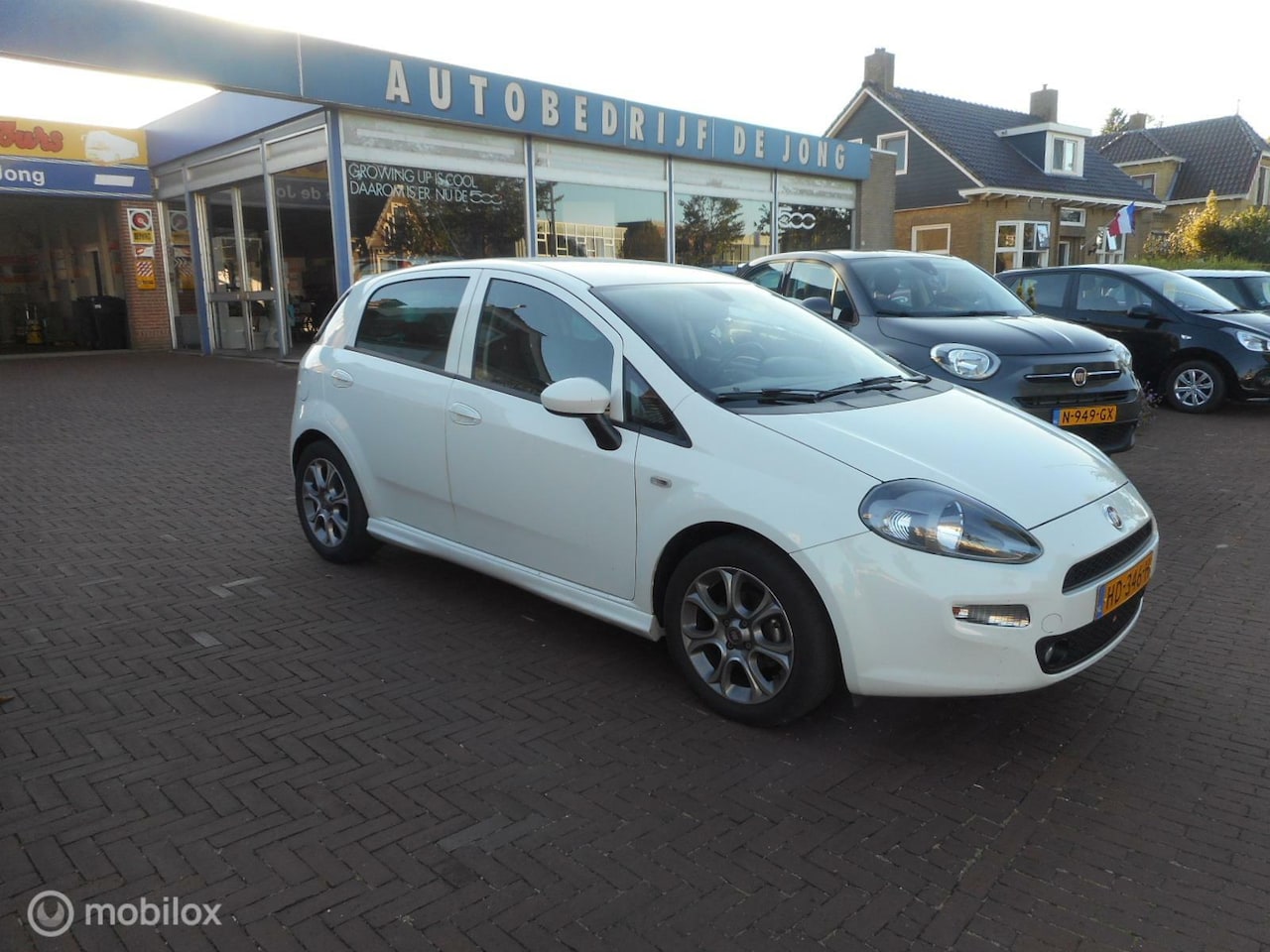 Fiat Punto - 1.3 M-Jet Lounge TREKHAAK+RESERVEWIEL+ECC+LM-16 - AutoWereld.nl