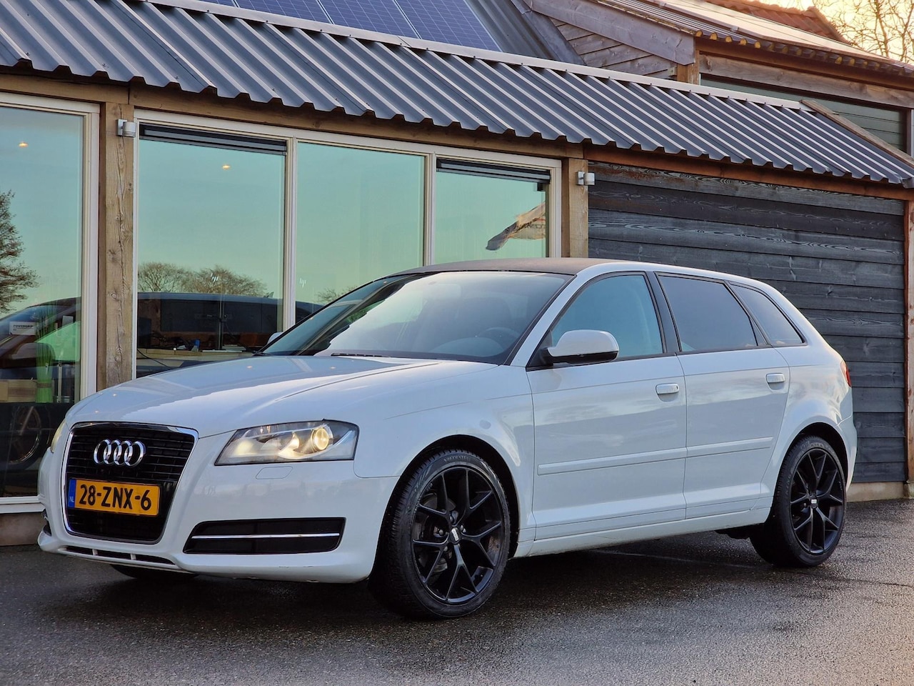 Audi A3 Sportback - 1.6 TDI Attraction Advance 1.6 TDI Attraction Advance (Gereviseerde automaat / Climate / Cruise / Navigatie / Parkeer - AutoWereld.nl