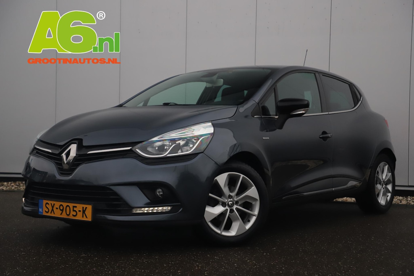 Renault Clio - 0.9 TCe Limited 16 inch LMV Navigatie Bluetooth Clima Cruise Parkeersensor - AutoWereld.nl