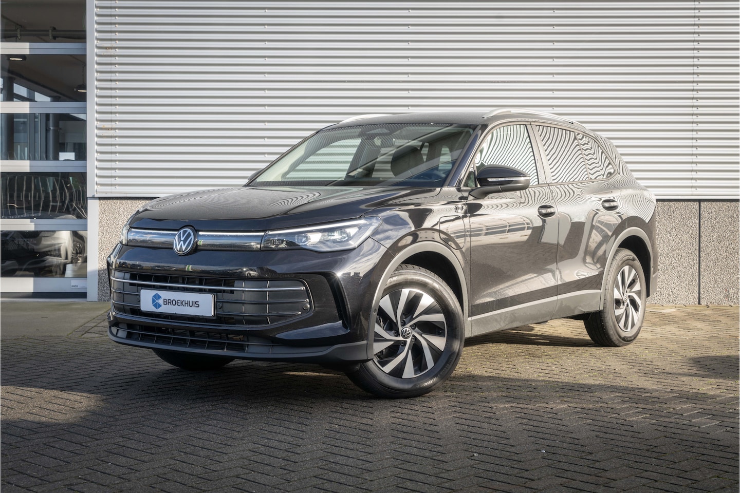 Volkswagen Tiguan - 1.5 204PK PHEV eHybrid Life Edition | Trekhaak| Comfort Pakket| Camera| - AutoWereld.nl