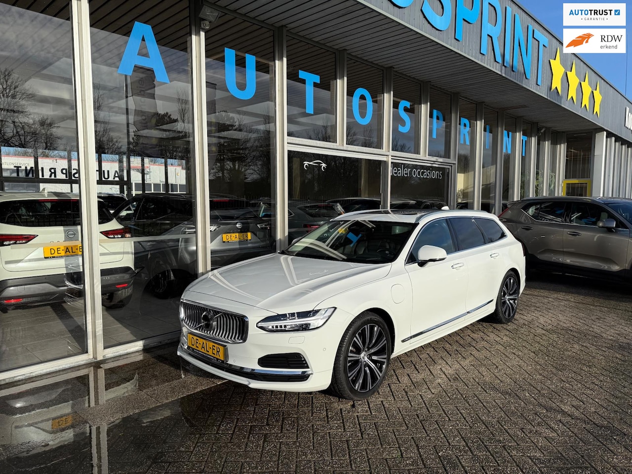 Volvo V90 - 2.0 T8 AWD Inscription Exclusive 455PK / PANORAMADAK / 63 CAMERA / - AutoWereld.nl