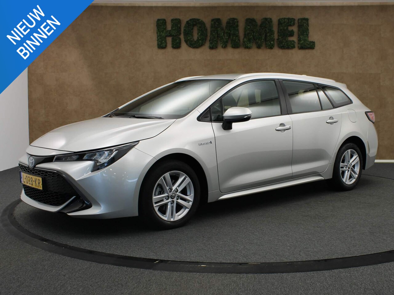 Toyota Corolla Touring Sports - 1.8 Hybrid Active - ORIGINEEL NEDERLANDSE AUTO - AIRCO (AUTOMATISCH) - APPLE CARPLAY/ANDRO - AutoWereld.nl