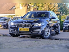 BMW 5-serie Touring - 518d 150pk Automaat Luxury Edition sportstoelen panoramadak leer rijklaar bovag-garantie