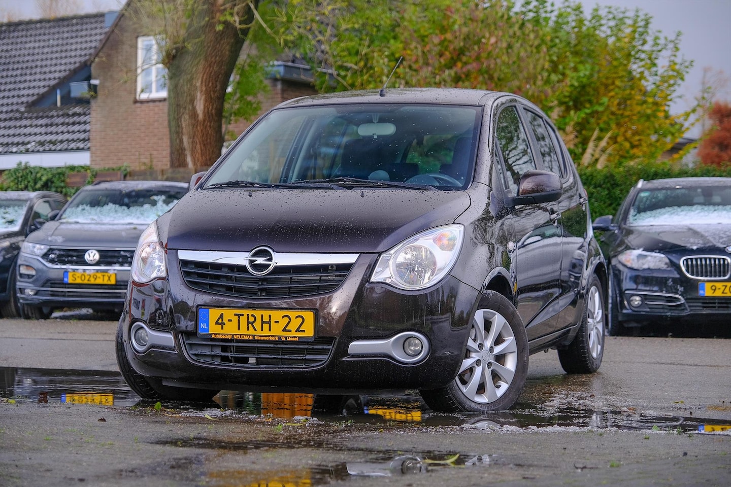 Opel Agila - 1.2 EDITION STOELVERWARMING TREKHAAK AIRCO APPLE CARPLAY RIJKLAAR BOVAG GARANTIE - AutoWereld.nl