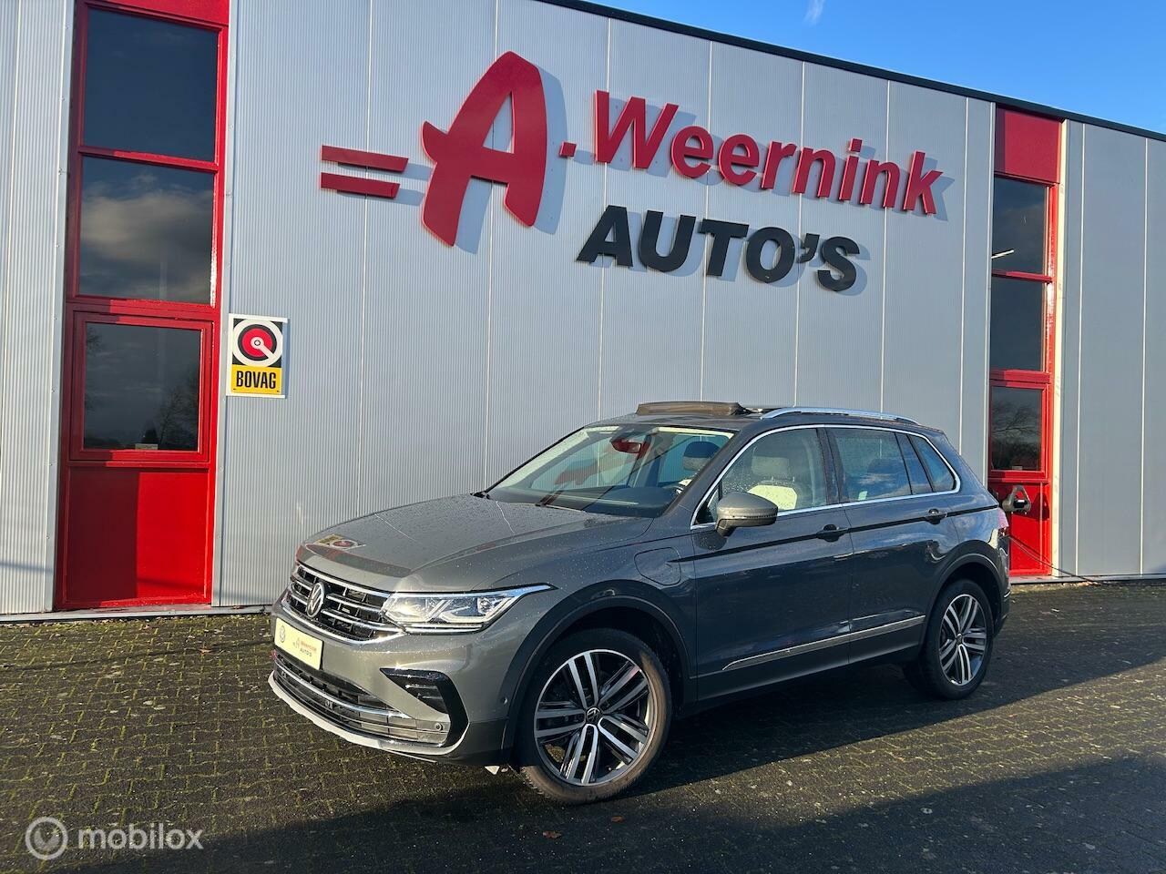 Volkswagen Tiguan - 1.4 TSI eHybrid Elegance Business+ Schuifdak - AutoWereld.nl