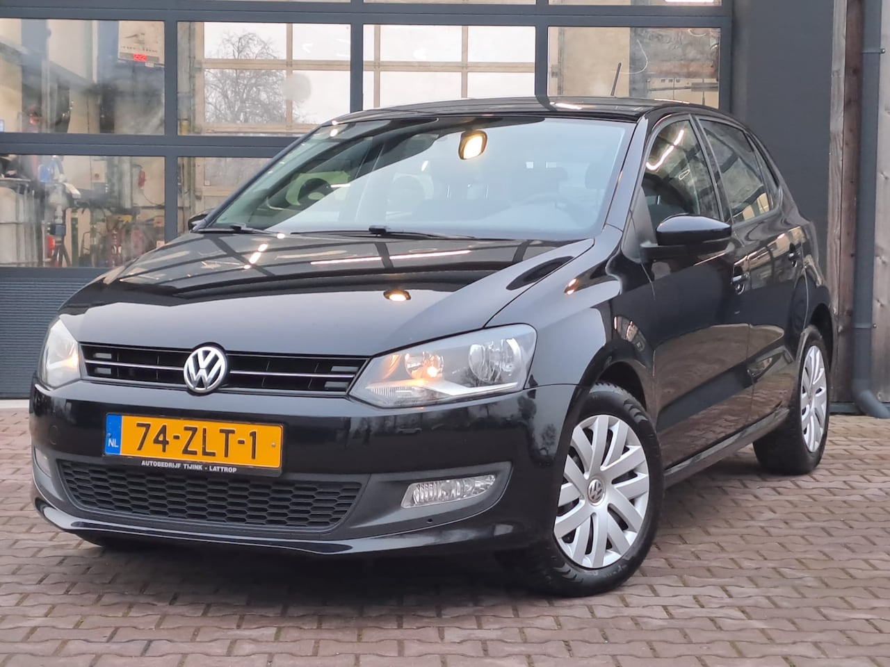 Volkswagen Polo - 1.2 TSI BlueMotion Comfort Edition | Airco | Cruise | All-seasons | - AutoWereld.nl