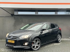 Ford Focus - 1.6 EcoBoost Titanium / ST uitgevoerd / Top onder