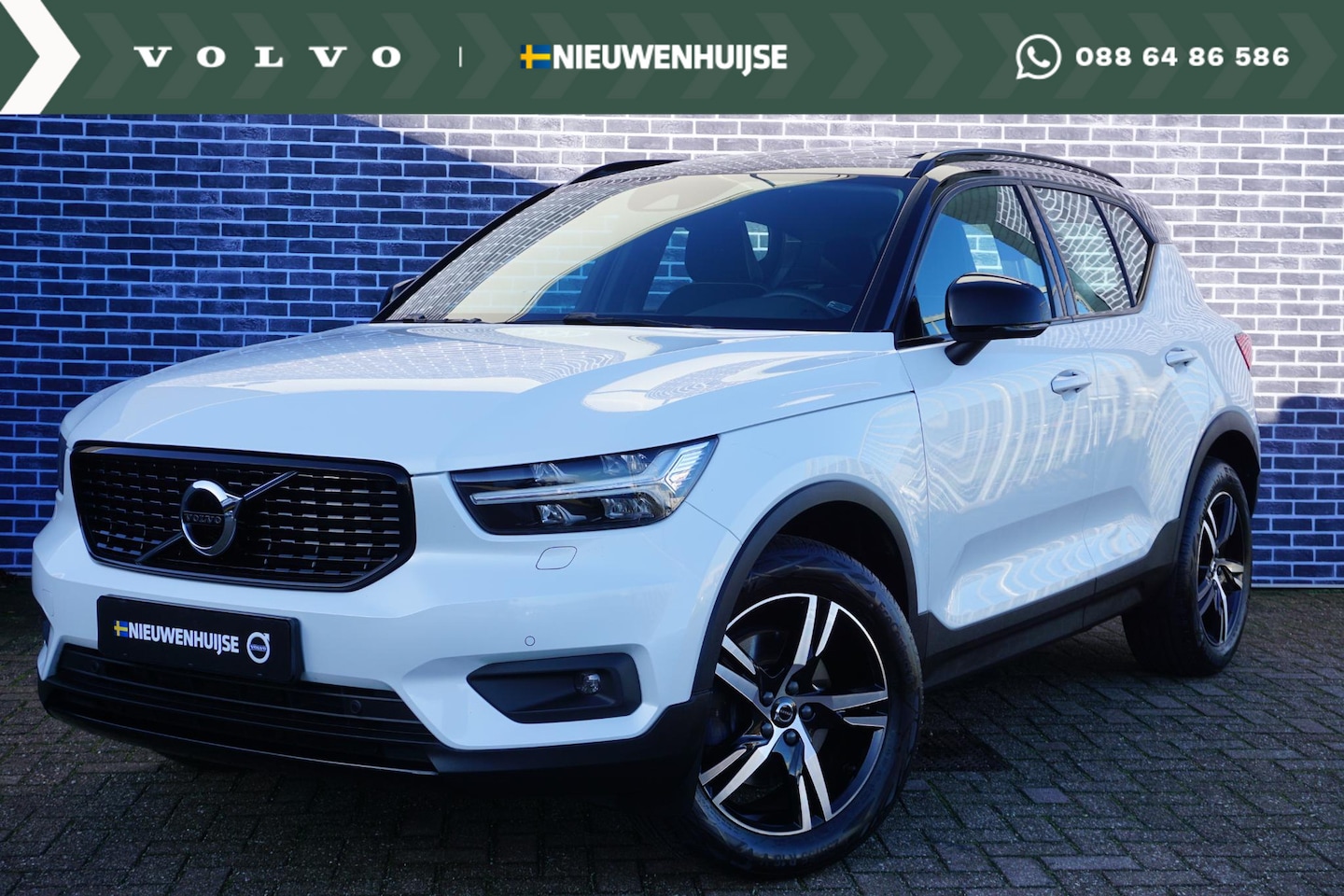 Volvo XC40 - 2.0 T5 AWD R-Design | Panorama Schuifdak | Stoelverwarming | Keyless Entry | Adaptieve Cru - AutoWereld.nl