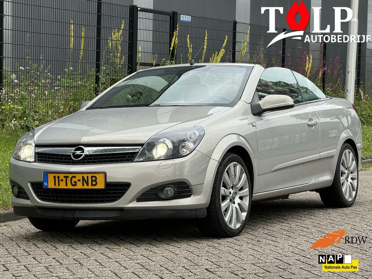 Opel Astra TwinTop - 1.8 Enjoy 2007 Leder Navi top staat!! - AutoWereld.nl