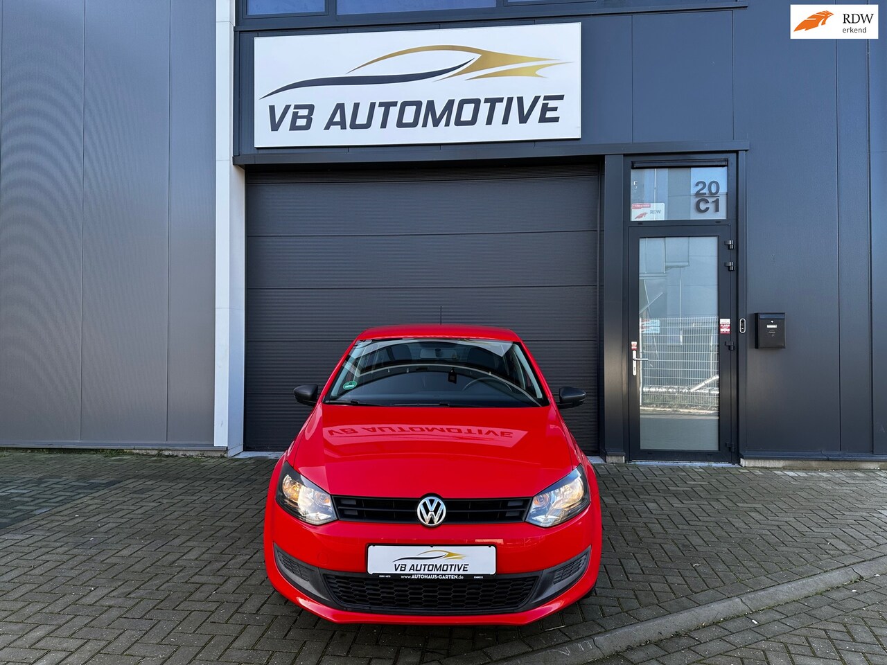 Volkswagen Polo - 1.2 Easyline | Airco | Lage Km Stand | Rood - AutoWereld.nl