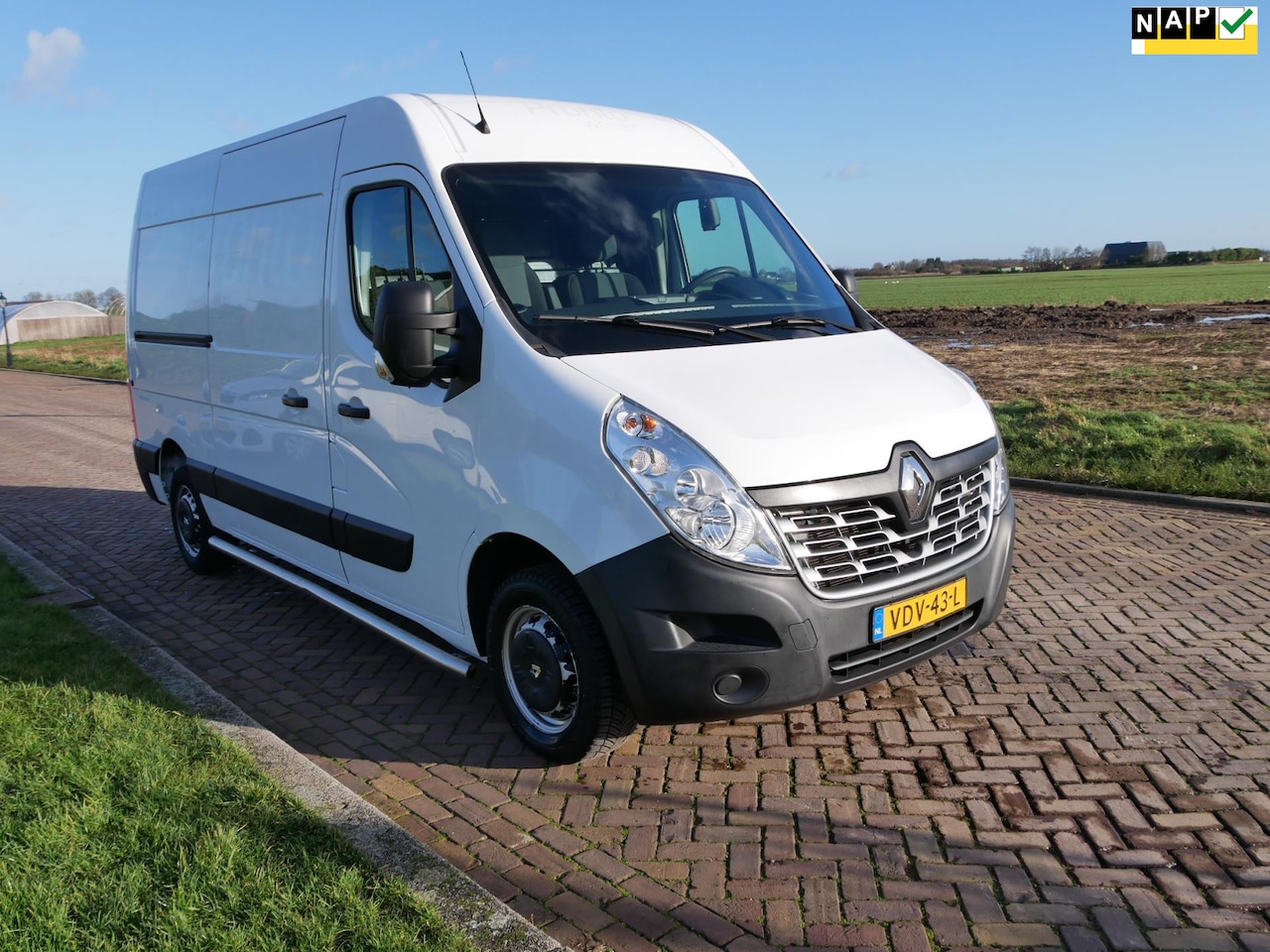 Renault Master - T33 2.3 dCi 96kW L2H2 **2020** AC NAVI 3-SEATS - AutoWereld.nl