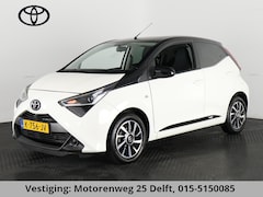 Toyota Aygo - 1.0 VVT-i X-PLAY BI-TONE AUTOMAAT CARPLAY NAVI.CAMERA.SPORTVELGEN.GARANTIE TOT 2031