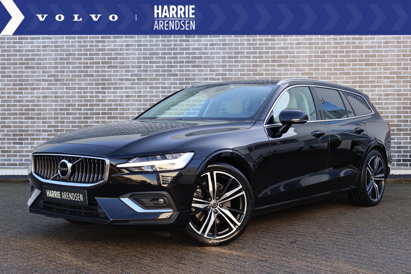 Volvo V60 - 2.0 B3 Inscription | Adaptive cruise control | Lederen bekleding | Parkeersensoren achter - AutoWereld.nl