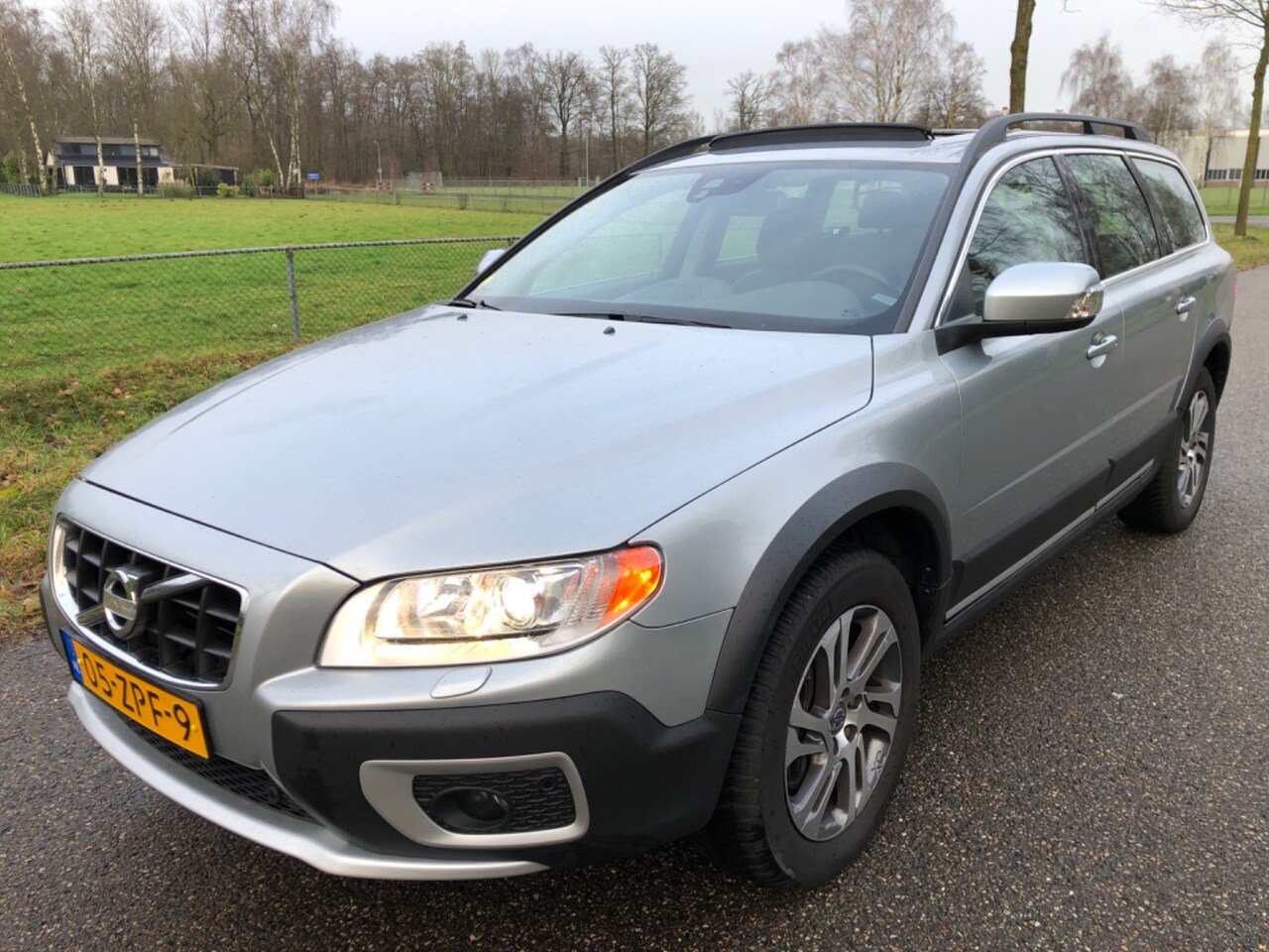 Volvo XC70 - 2.0 D3 FWD Limited Edition 2.0 D3 FWD Limited Edition - AutoWereld.nl