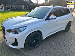 BMW iX1 - XDrive30 Launch Edition BOMVOL nieuwstaat Harman Kardon Panorama Dak