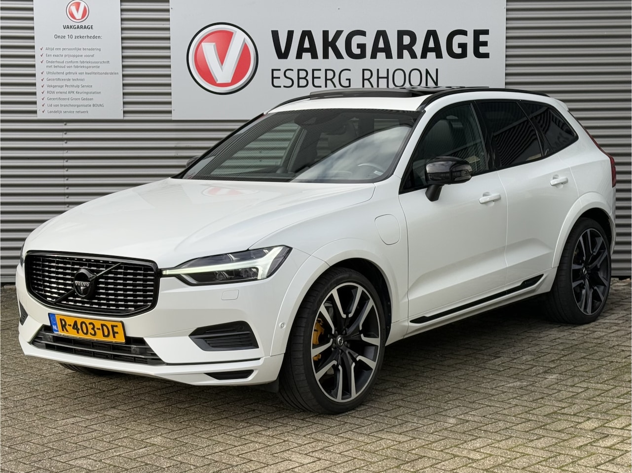 Volvo XC60 - 2.0 T8 Twin Engine AWD INSCRIPTION SCHUIFDAK,B/W,LUCHTVERING,LEER - AutoWereld.nl