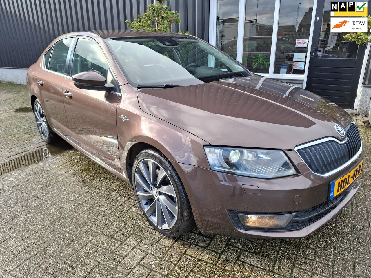 Skoda Octavia - 1.8 TSI Greentech Laurin en Klement** luxe uitvoering** - AutoWereld.nl