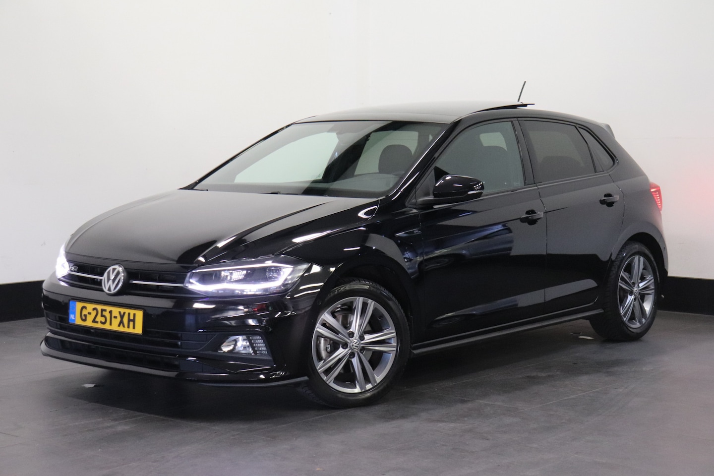 Volkswagen Polo - 1.5 TSI 150PK AUTOMAAT Highline Business R - AC/Climate - Pano - Carplay - €19.900,- Incl. - AutoWereld.nl