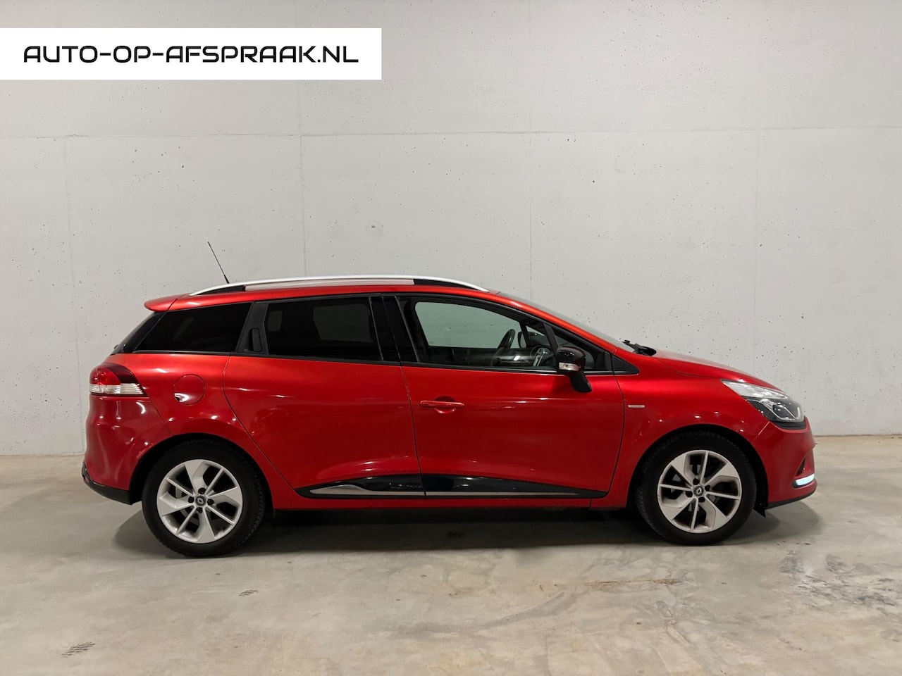 Renault Clio Estate - 1.2 TCe Intens Navi Automaat Airco Cruise - AutoWereld.nl