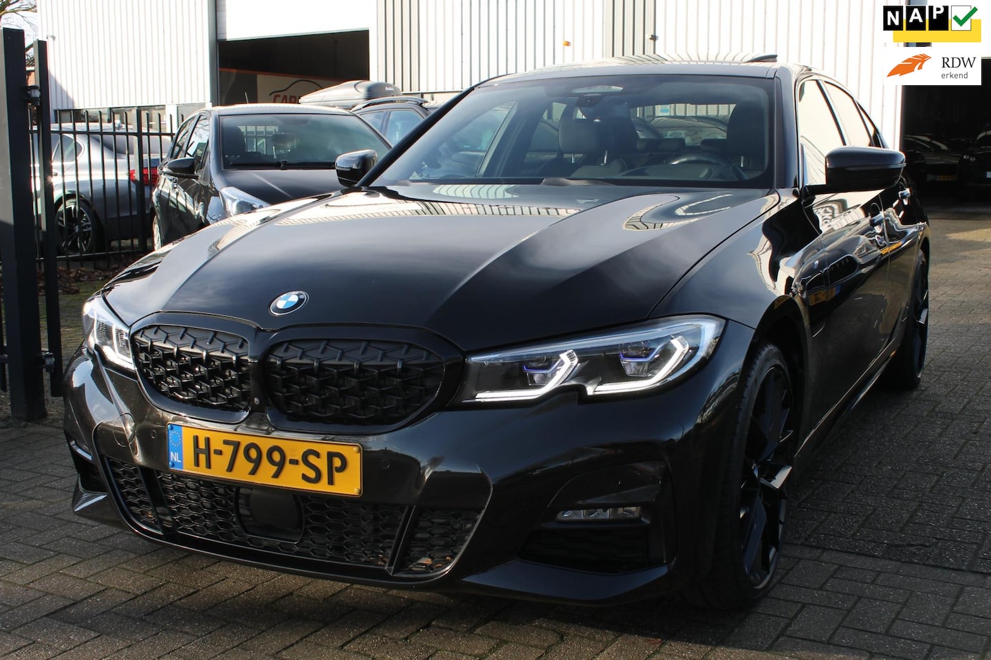 BMW 3-serie - 330e High Exec M Sport Laser Pano ACC Vol!! - AutoWereld.nl