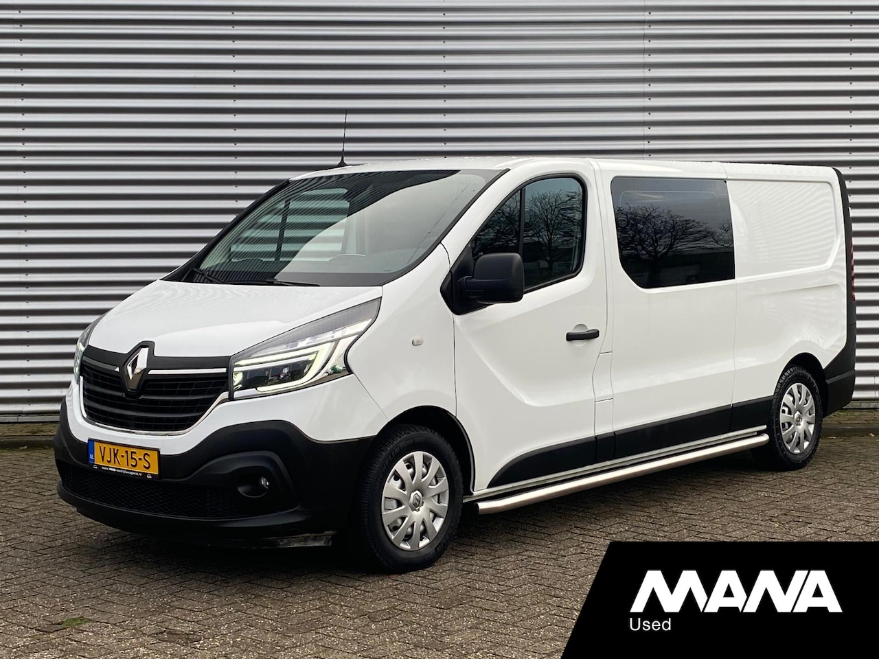 Renault Trafic - 2.0 dCi 145PK T29 L2H1 DC Automaat Led Sidebars Navi Trekhaak Sensoren Cruise Camera - AutoWereld.nl