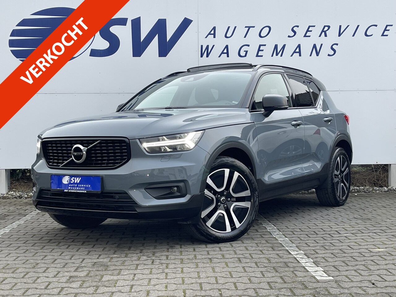 Volvo XC40 - 2.0 T4 AWD R-Design | Pano | Leder | Pilot Assist | ACC | LED | Dodehoek | 19 inch - AutoWereld.nl