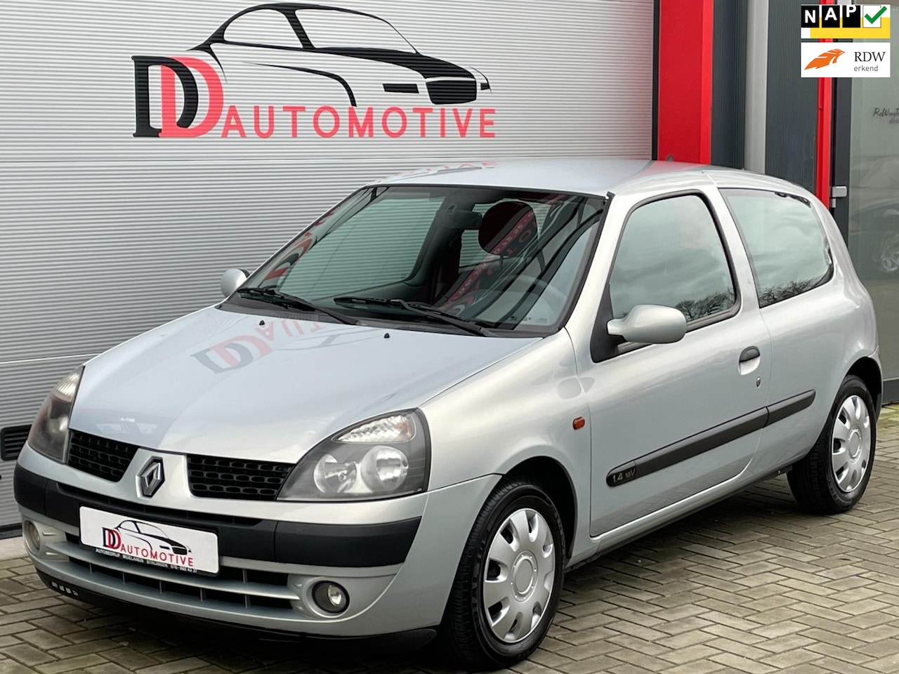 Renault Clio - 1.4-16V Privilège AUTOMAAT/BLUETOOTH/ELEK-PAKKET - AutoWereld.nl