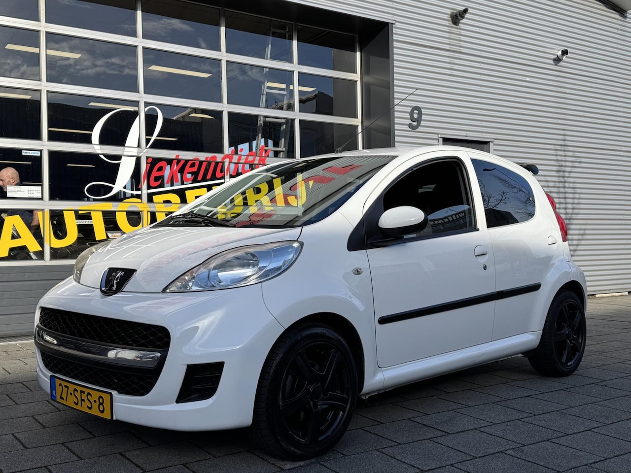 Peugeot 107 - 1.0-12V XS Filou 5Drs - Navigatie/Apple CarPlay I Airco I Sport velgen I Comfort pakket I - AutoWereld.nl